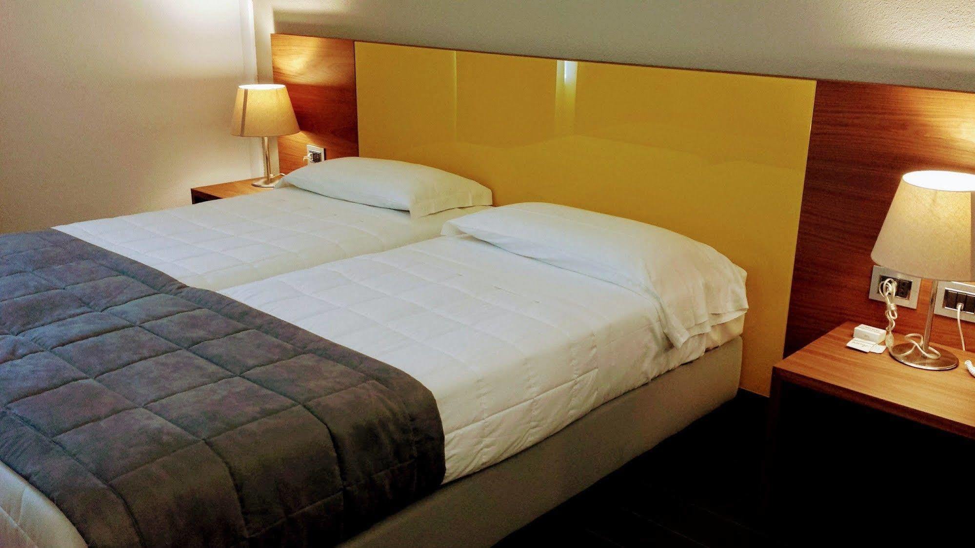 Hotel Sandalia Nuoro Kültér fotó
