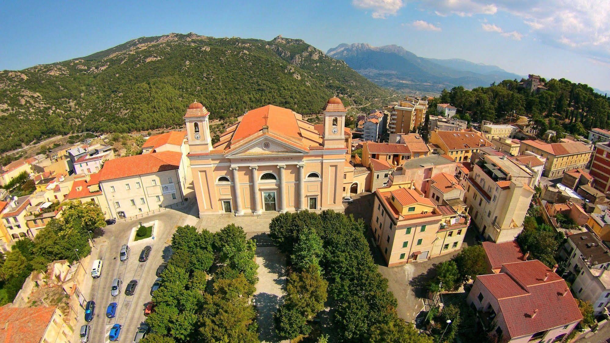 Hotel Sandalia Nuoro Kültér fotó