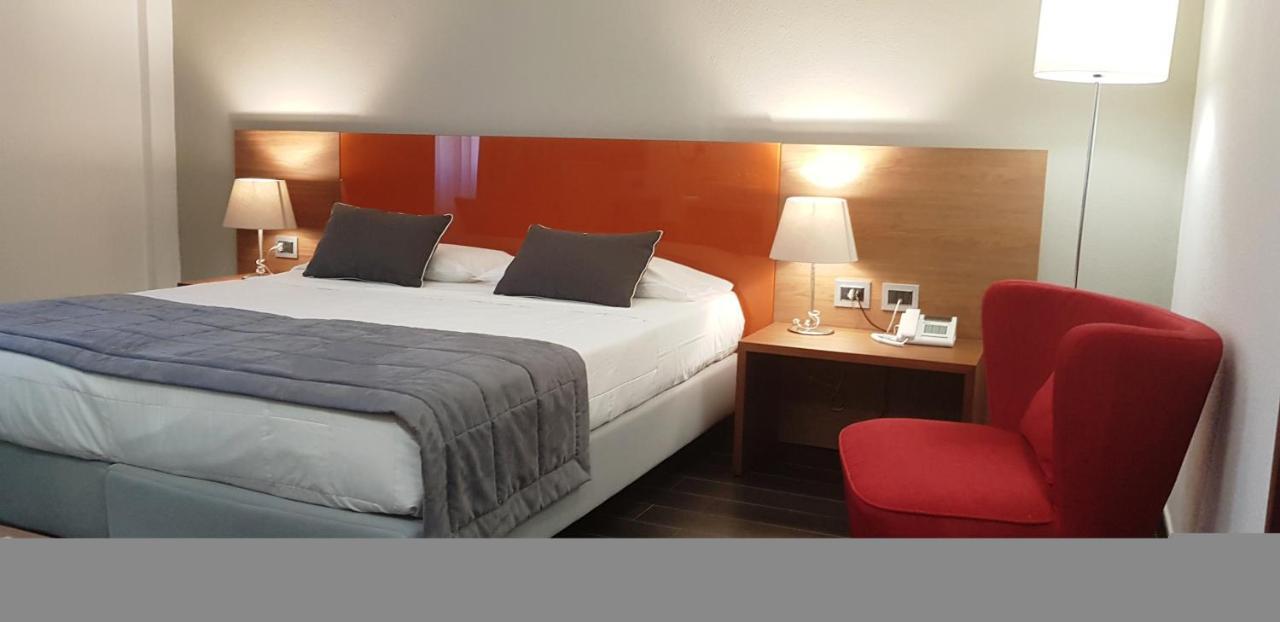 Hotel Sandalia Nuoro Kültér fotó