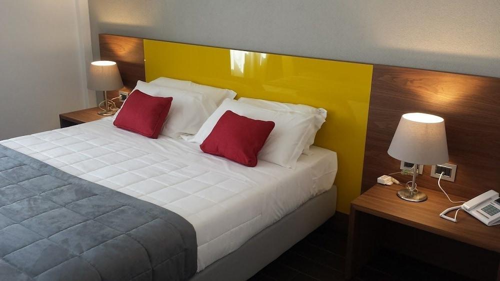 Hotel Sandalia Nuoro Kültér fotó