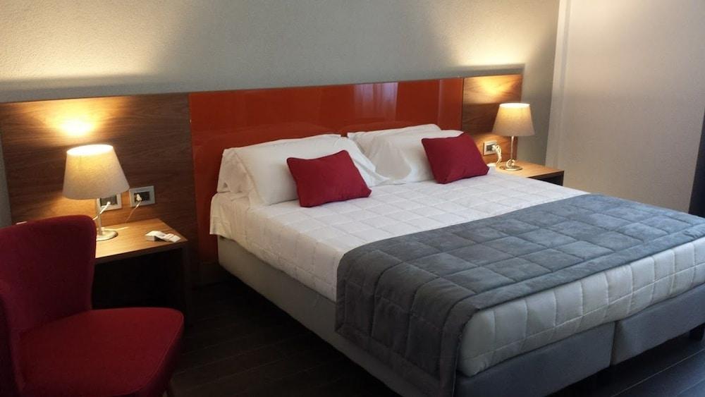 Hotel Sandalia Nuoro Kültér fotó